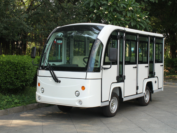 封閉式11座電動車(chē)